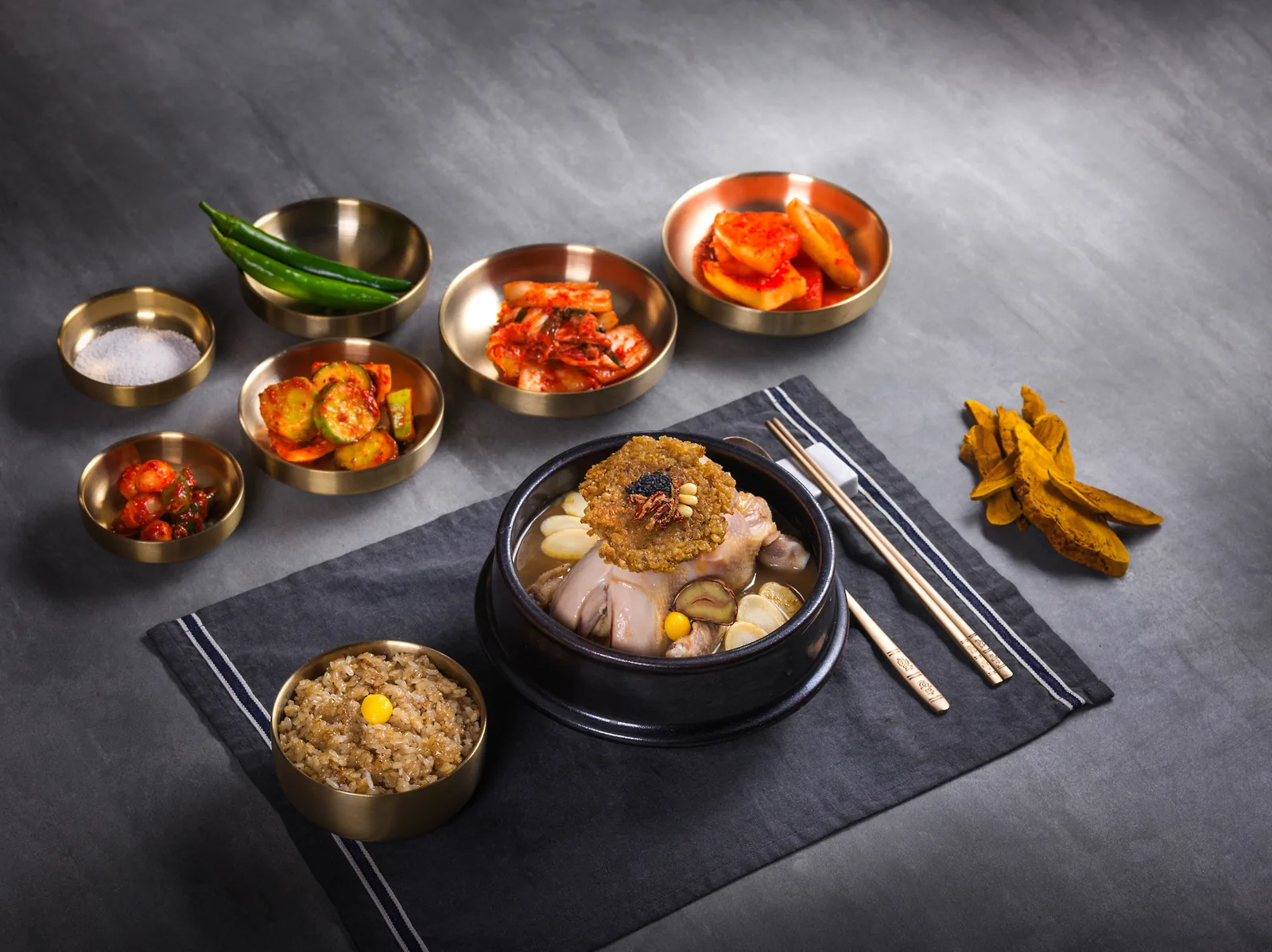 삼계탕 한 상 차림 — 반찬과 함께